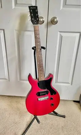 Harley Benton Double Cut Guitar