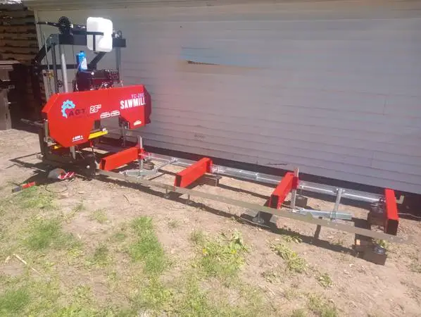 Sawmill, cuts logs up to 26 inches thick, brand new!!!