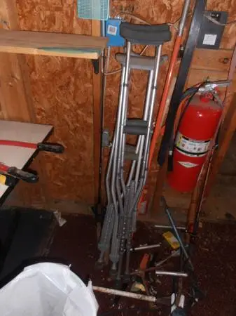 1 pr. of crutches