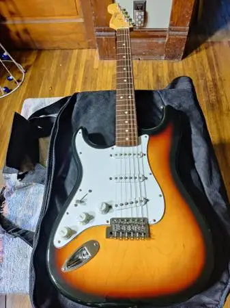 Fender Standard Stratocaster Left hand