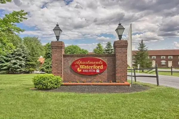 Amazing 2 bedroom, 2 bathroom in York. 914 SqFt!