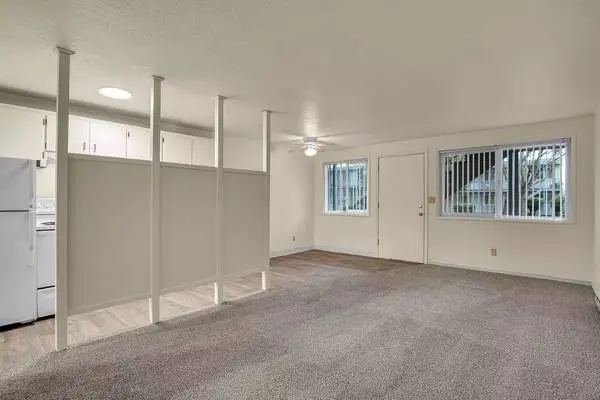 Wonderful 1 bed / 1 bath in prime location! Close to everything!