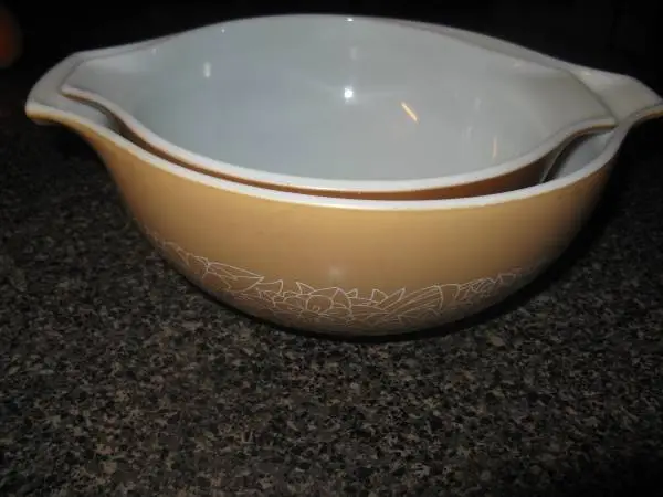 2 Vintage Pyrex Mixing Bowels 443- 2.5 qt.,,,442- 1.5 qt.