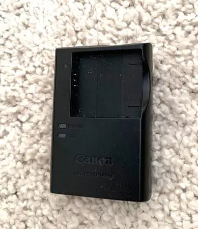 CANON BATTERY CHARGER