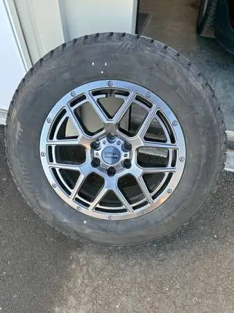 P255/65-18 blizzaks/wheels