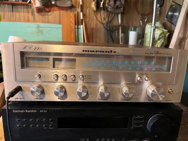 Marantz MR 220 Receiver
