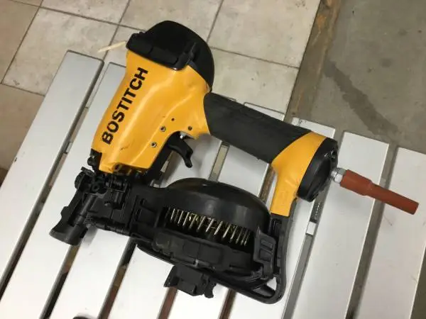 Bostick Roof Pneumatic Nail Gun
