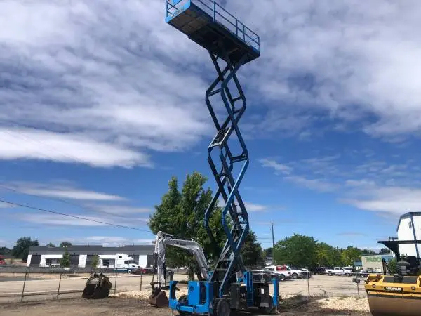 2014 Genie GS-4390 RT 43 4WD Diesel RT Scissor Lift w/ 2,600 hrs