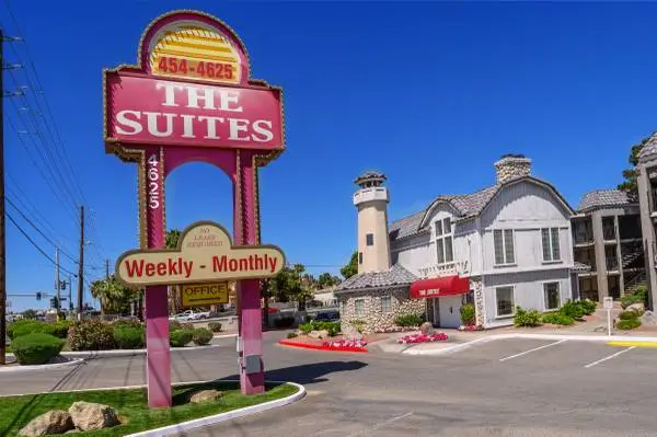 MOVE IN FOR A MONTH AND GET THE FIRST WEEK OF IT FOR $99 DOLLARS