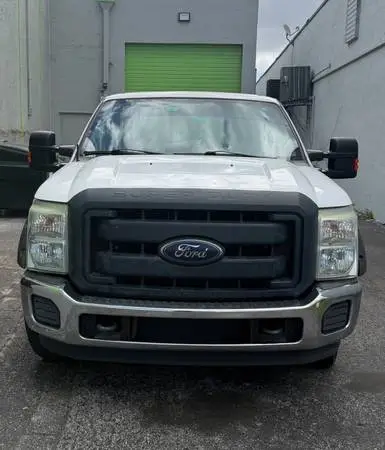 2016 FORD F250 Extended Cab 8 ft CLEAN
