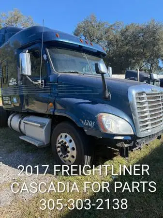 2017 FREIGHTLINER CASCADIA SLEEPER TRUCK FOR PARTS