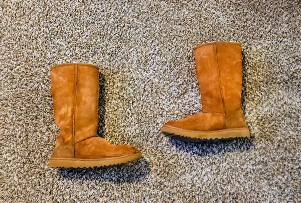 Like New UGG Classic Tall II Boot sz 9