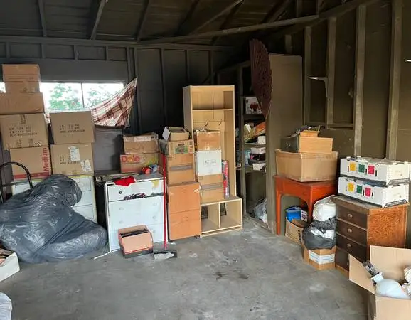We pick up your estate sales, garage sales, moving sales leftovers