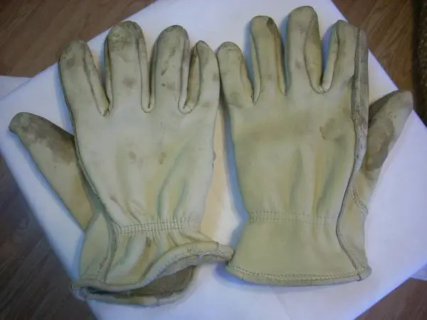 Medium-large winter work gloves and mittens