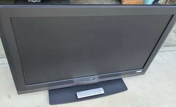 Westinghouse 42 Flat Screen TV television 1080PURE older works great