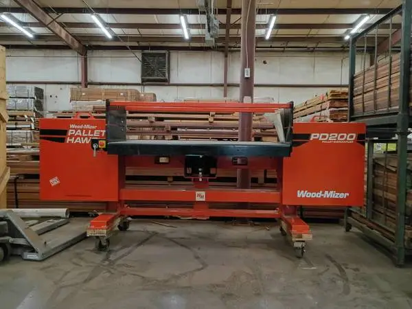 Wood-Mizer Pallet Hawg PD200 Pallet Dismantler
