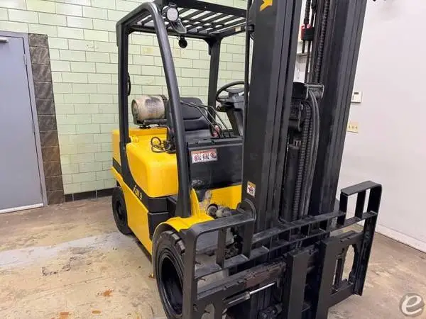 6,000 lbs Yale GLP060VX Forklift - 2016