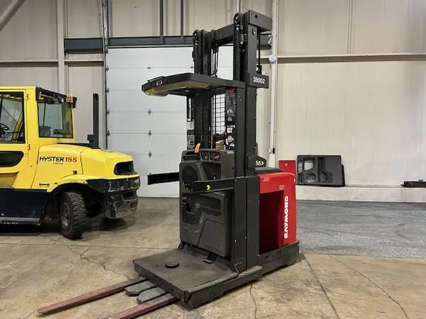 2015 Raymond 210 IN Order Picker. Reconditioned. 1766 Hrs