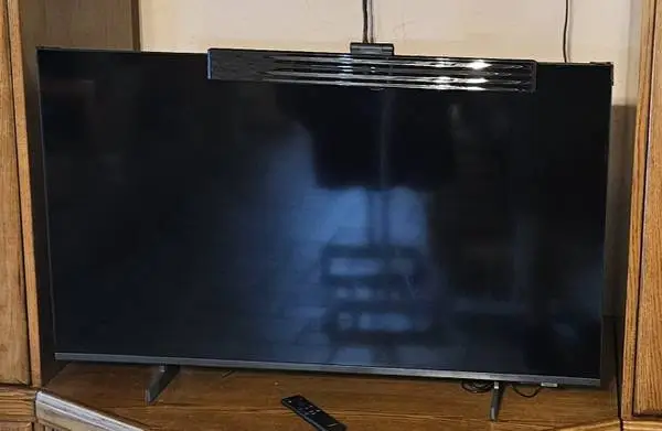 Samsung Smart TV 43 UHD 2025 w/ remote