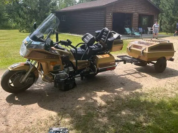 1985 GL1200 Limited Edition GoldWing and matching trailer