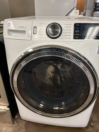 Steam HE 4.8CuFt GE Front Load Vent System Washer