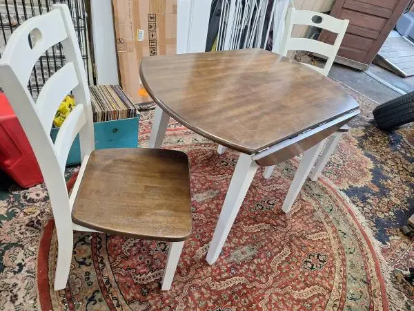 Small table and 2 chairs