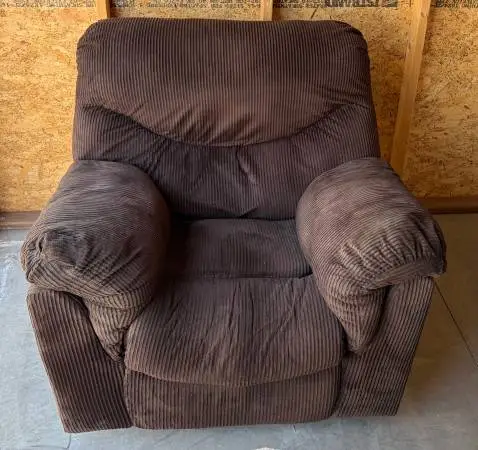 Ashley Furniture Co. Oversized Dark Brown Rocker Recliner; Good Cond
