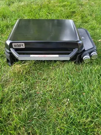 Weber Portable Propane Griddle 22 Size Like New