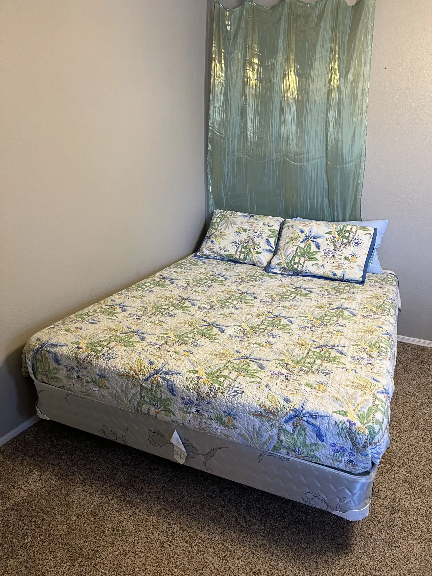 Sealy Queen Bed