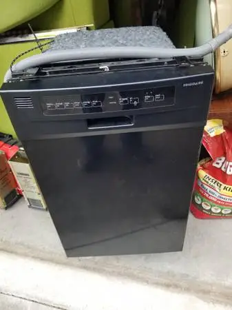 HALF SIZE FRIGIDAIRE DISH WASHER