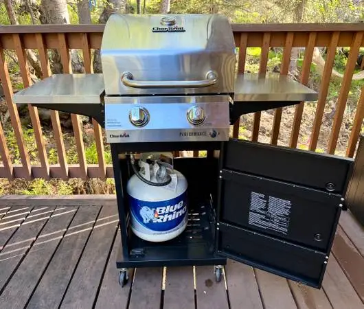 Charbroil Performance Series 2 -Burner Propane Grill - WITH Full tank!