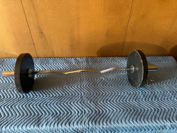WEIGHTS CURL BAR 47in 77lb