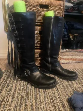 FRYE Womans boots