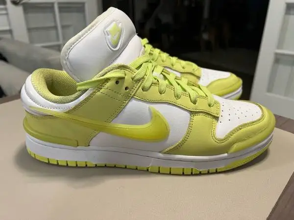 Nike Dunk Low Tops Light Lemon Twist Womens Sz 9.5