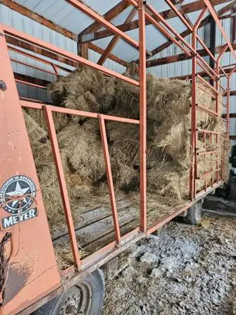 Square bale thrower rack/ hay wagon