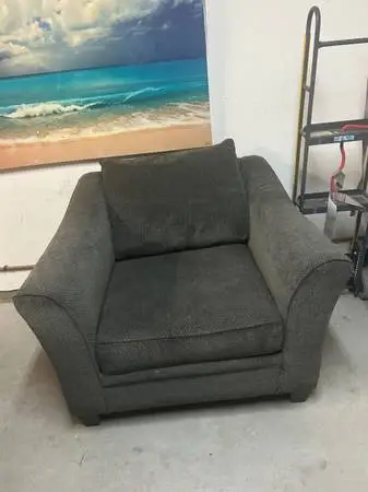 Very nice accent chair