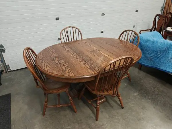 Pennsylvania House Dinning Table with 4 Chairs