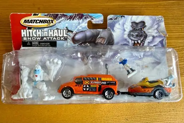 Matchbox Hitch N Haul Snow Attack w/ Snow Truck