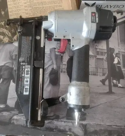 Porter Cable 16ga Finish Nailer 1-2-1/2 💅 Nails