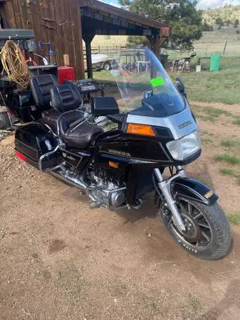 1986 HONDA 1200CC GOLDWING/EXCELLENT CONDITION