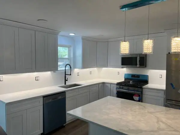 HOME REMODELING - CONSTRUCTION - KITCHEN - BATHROOM - FULL REHAB