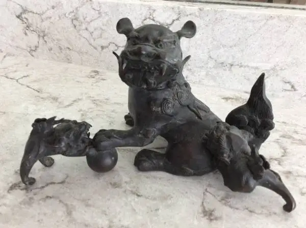 Antique, Bronze Foo Dog Lion with Cubs