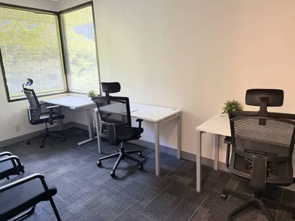 📃 Spring Fever? Cure It With a Quiet Office.📃