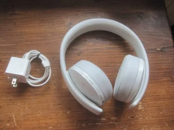 Playstation Gold Wireless Headphones
