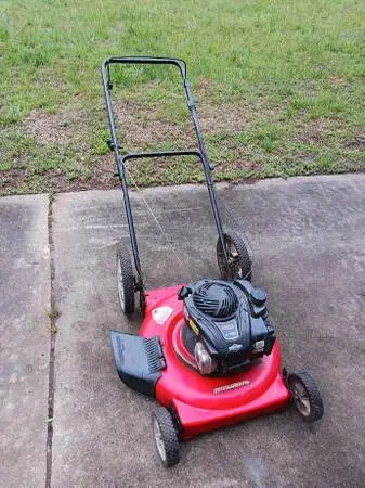 Murray 21 Cut Mower with Large Wheels - Starts & Cuts