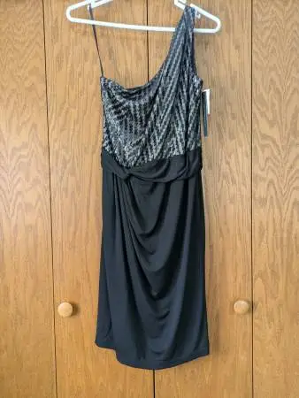 David Meister Party/Prom dress, size 8, new with tags, sequin top, one