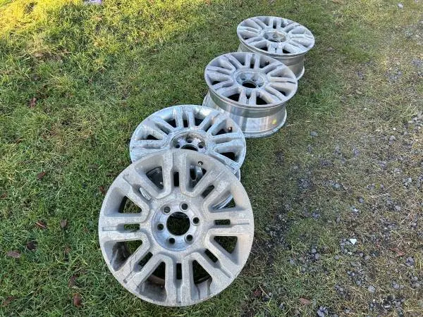 20 inch F150 platinum rims and pirelli tires