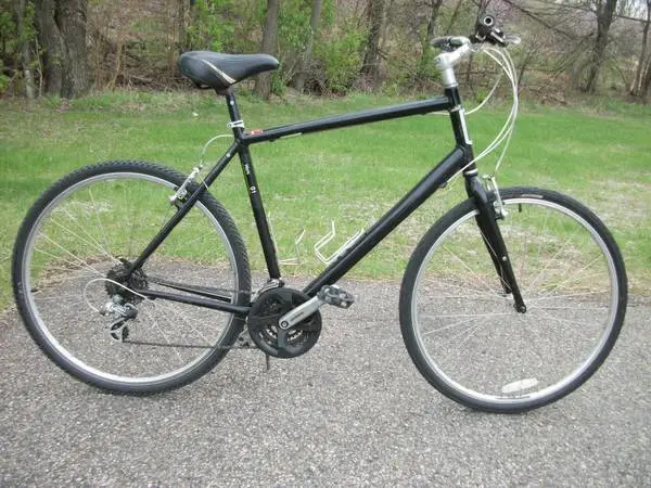 Specialized Globe XL frame size - nice condition, ready to ride