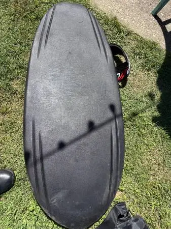 Knee board (boating)