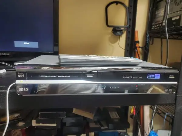 LG vhs player with remote